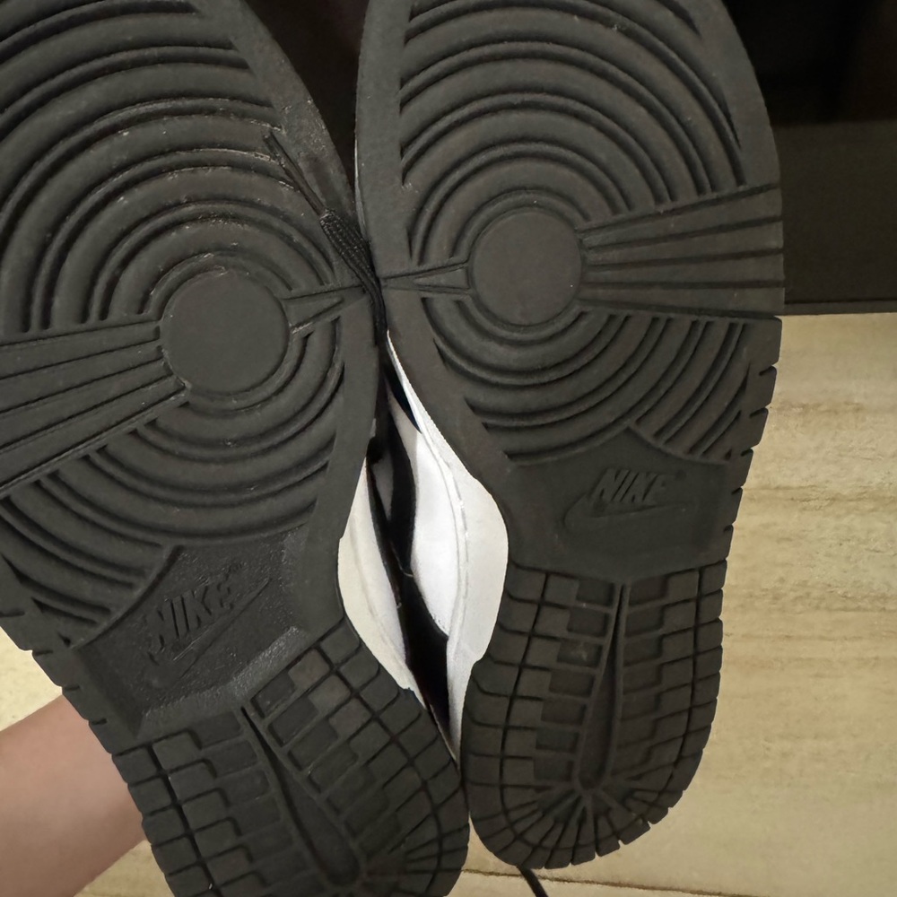 Nike Women's Black and White Dunk Low Pandas - Size 8.5 - Picture 6 of 6